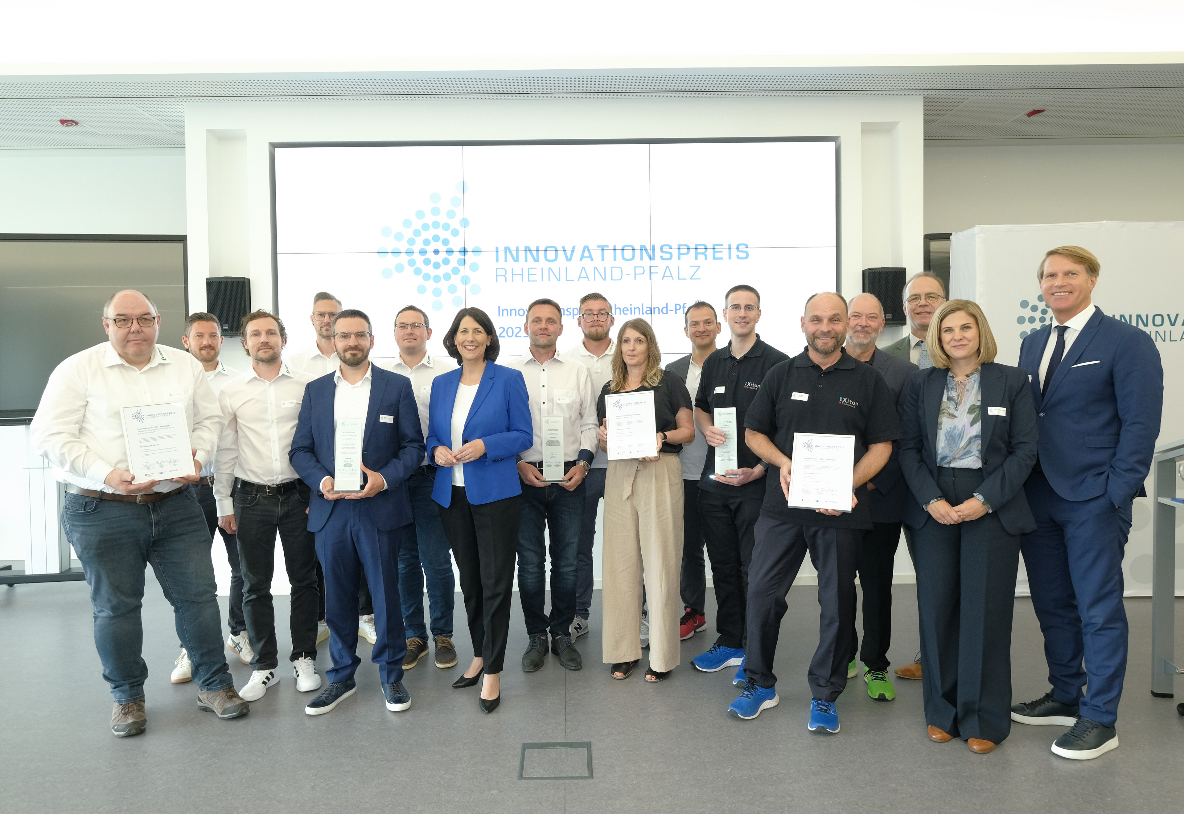 Gruppenbild mit allen Preisträgern 2025